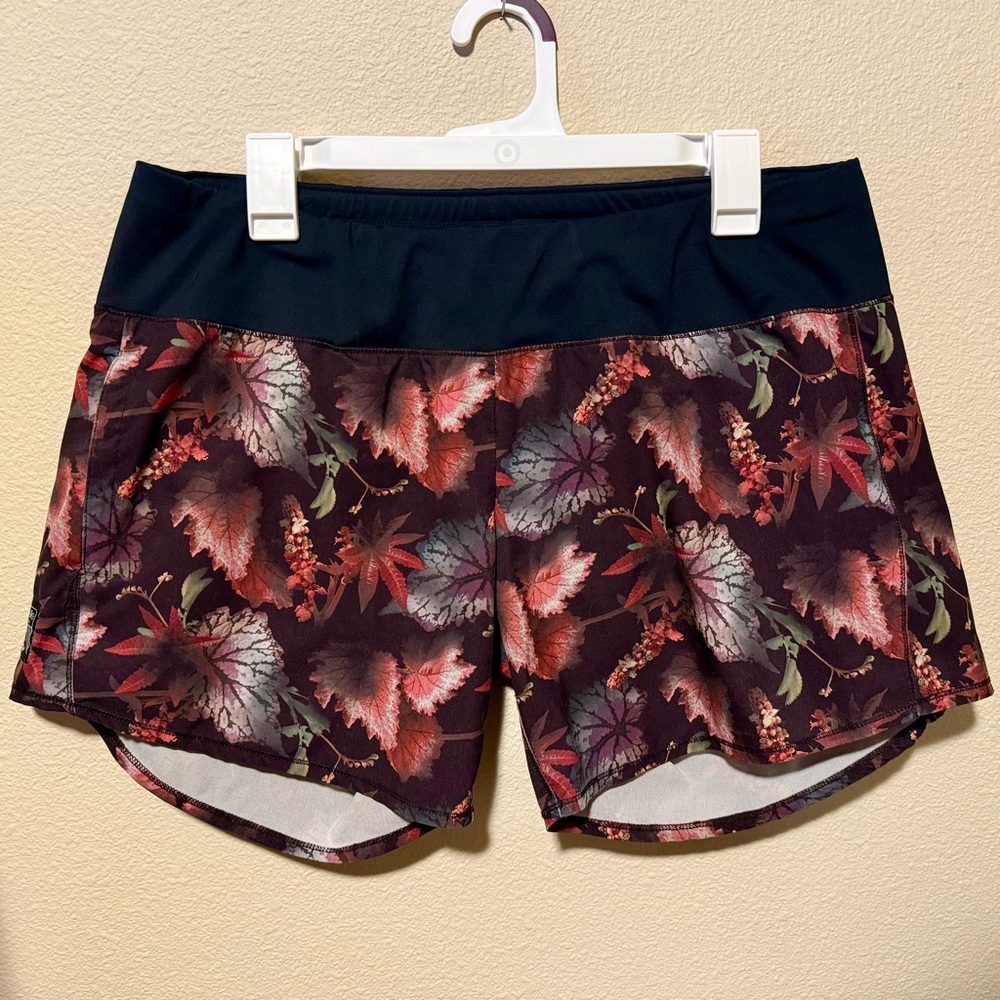 Oiselle 6” Roga Shorts Size 10